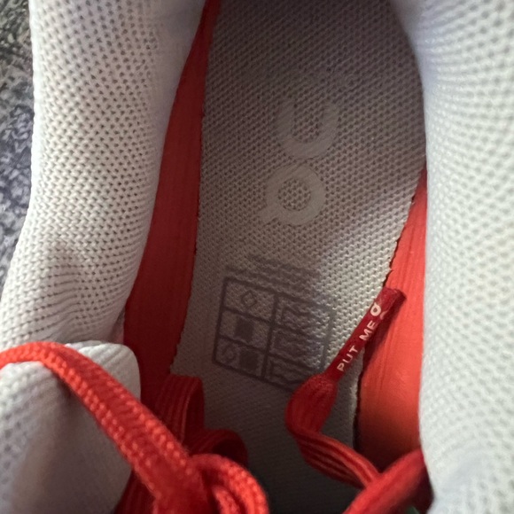 On Running Cloudsurfer Women Sneakers - Picture 8 of 9